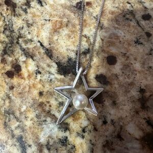 Source Unknown Silver Star Necklace with Pearl